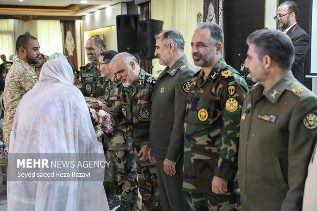 حفلة زفاف جماعية لـ 254 جنديا في الجيش الإيراني
