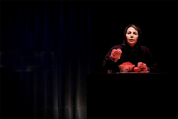 «شراره» به تئاتر شهر بازمیگردد/ چارهای جز اجرا نداشتیم