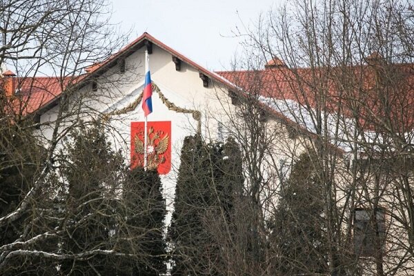 مسکو: لیتوانی درباره حمله به سفارت روسیه شفاف‌سازی کند