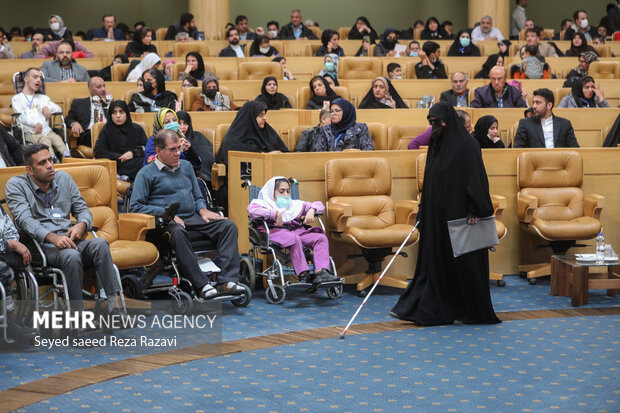 مراسم گرامیداشت روز جهانی افراد دارای معلولیت صبح امروز جمعه ۱۱ آذر ماه ۱۴۰۱ با حضور حجت السلام سید ابراهیم رئیسی رئیس جمهور در سالن اجلاس سران برگزار شد