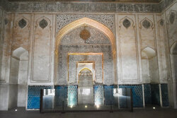 بررسی‌های اولیه برای صحت‌سنجی اصالت آجر مسجد جامع ساوه انجام شد