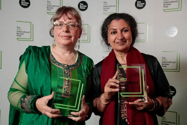 دریافت ۲ جایزه بوکر امسال توسط نویسندگان جنوب آسیا به چه معناست؟