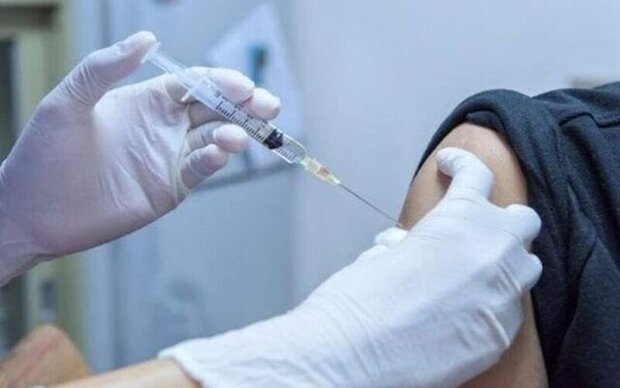 سرایتپذیری سویه جدید کرونا بسیار زیاد است/لزوم تکمیل واکسیناسیون
