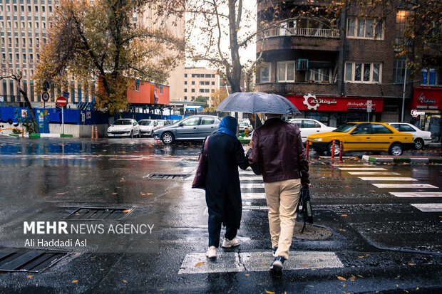 هطول الامطار الخريفية في العاصمة الايرانية طهران