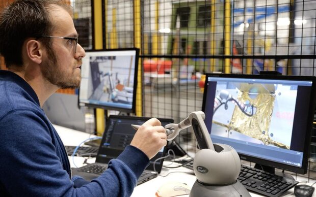 ربات ها ماهواره های فضایی را تعمیر می کنند