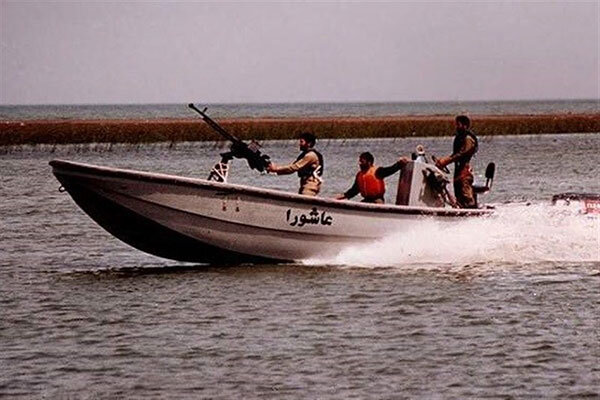 وقتی رفیقدوست پیش ژاپنیها تار سبیل گرو گذاشت