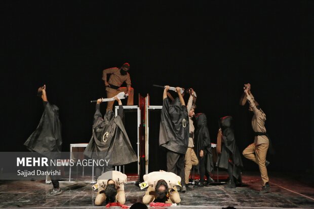 رقابت هنرمندان ۱۹ گروه نمایشی در جشنواره منطقه ای تئاتر مازندران 
