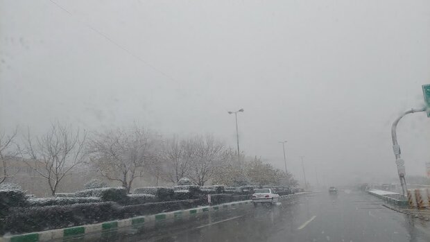 آخرین وضعیت جوی و ترافیکی جاده ها/باران در محورهای ۶ استان