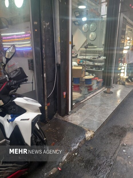 آرامش کامل در بازار لاله زار و فردوسی