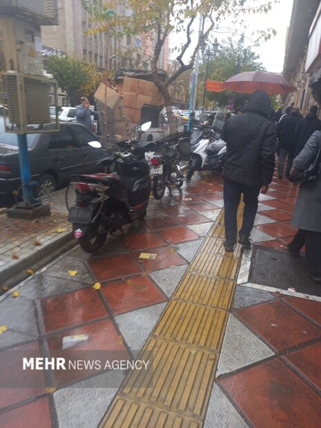 آرامش کامل در بازار لاله زار و فردوسی