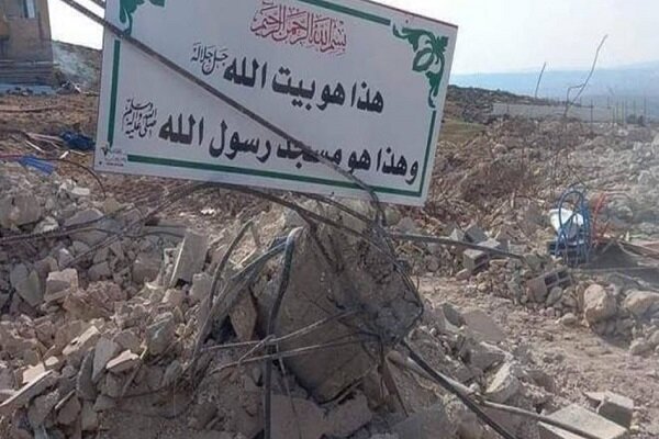 نظامیان صهیونیست یک مسجد را در الخلیل تخریب کردند