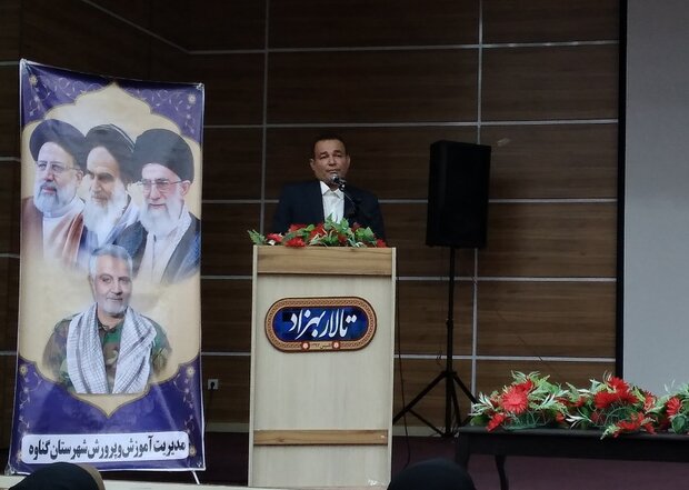 کرسیهای آزاداندیشی در مدارس استان بوشهر راهاندازی شود