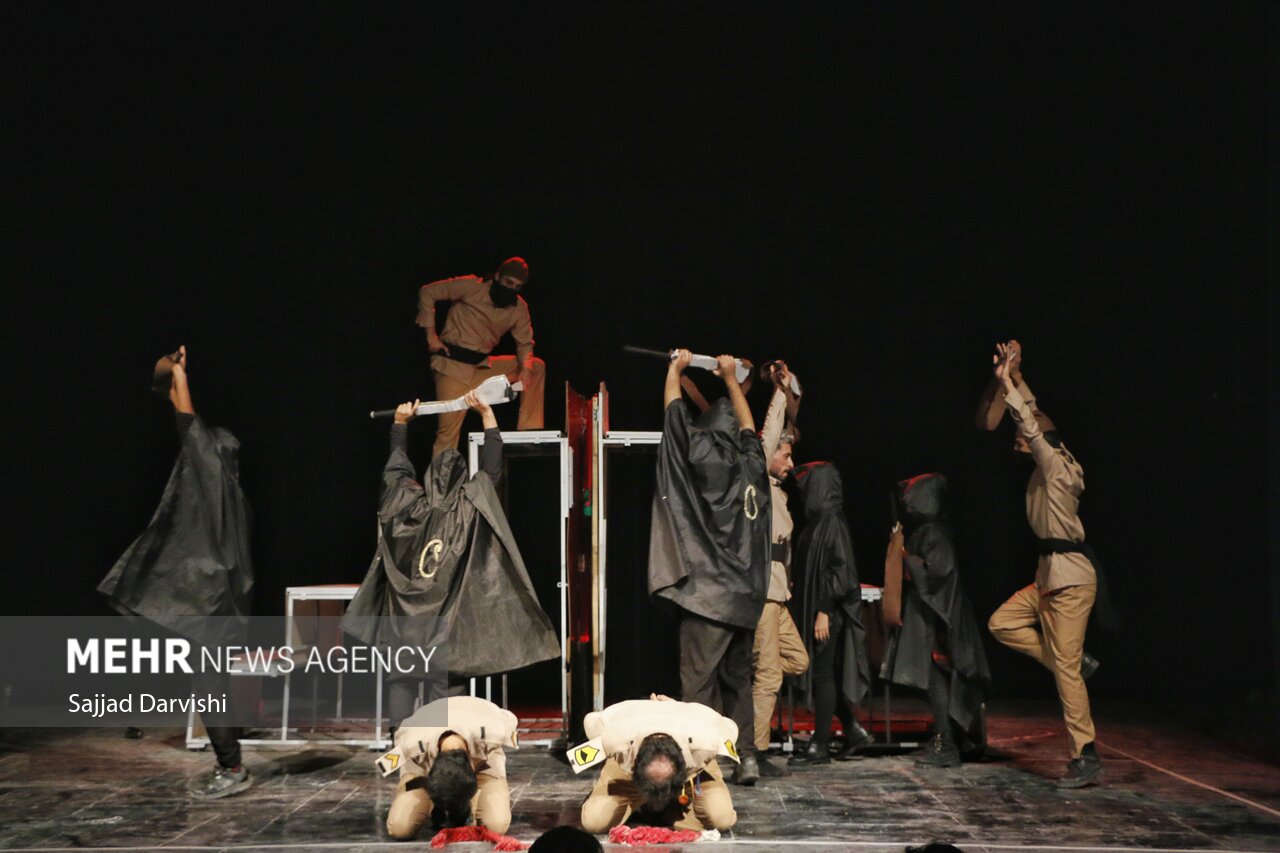 رقابت هنرمندان ۱۹ گروه نمایشی در جشنواره منطقه ای تئاتر مازندران