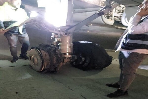 ترکیدن لاستیک هواپیما در فرودگاه بغداد+تصاویر