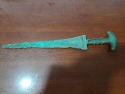 یک قبضه خنجر دوره عصر آهن در رامسر کشف شد