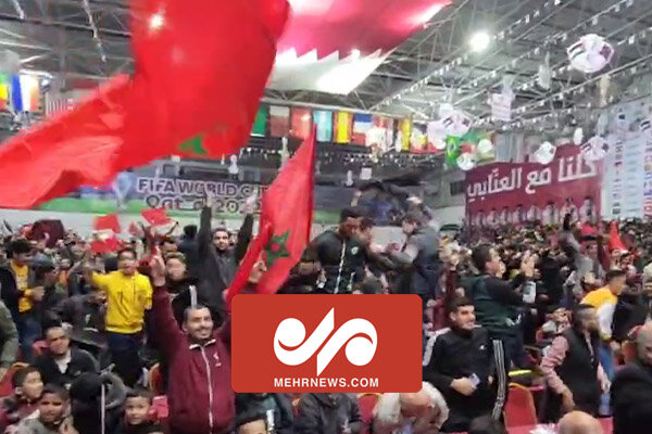 شادی مردم غزه از برد تیم ملی فوتبال مراکش برابر اسپانیا