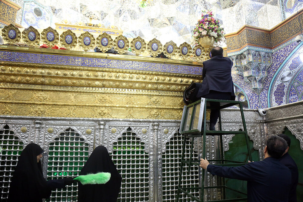 سیاهپوش کردن حرم