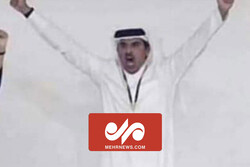 شادی امیر قطر پس از پیروزی مراکش برابر اسپانیا