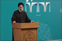 President hails Iranian student for foiling enemies plots