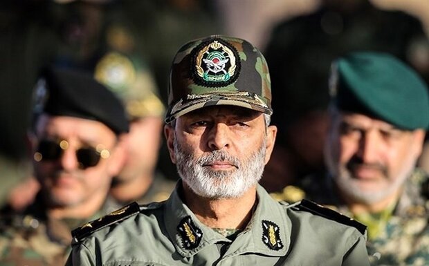 القائد العام للجيش الايراني: الجيش خدم الشعب الايراني في مرحلة البناء والدفاع عن العتبات المقدسة