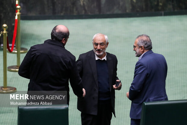 Lawmakers appoint new Iranian road minister