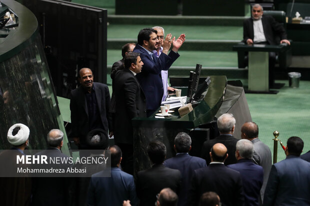 Lawmakers appoint new Iranian road minister