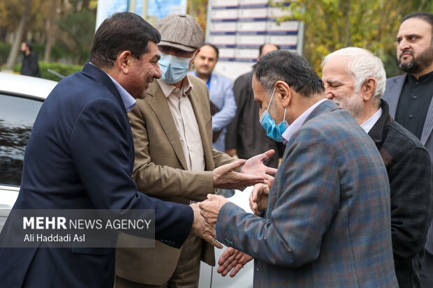 نشست صمیمانه محمد مخبر معاون اول رئیس جمهور و محمد علی زلفی گل وزیر علوم و فناوری با شورای دانشگاه علم و صنعت بعد از ظهر روز چهارشنبه ۱۶ آذر ماه در دانشگاه علم و صنعت برگزار شد