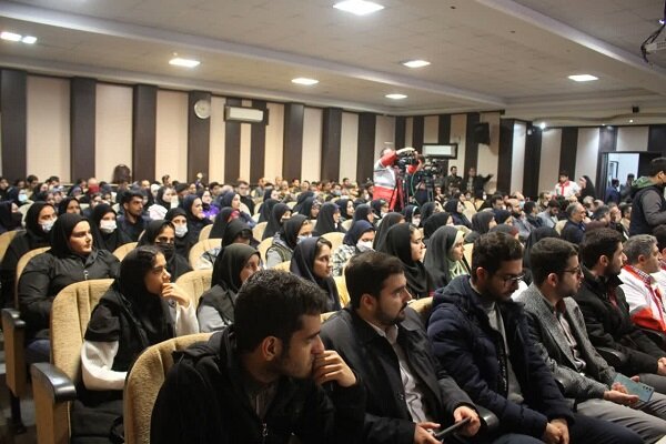 خریدار تولیدات علمی و پژوهشی دانشجویان هستیم