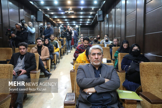 نشست رسانه‌ای شانزدهمین جشنواره بین‌المللی سینمای مستند ایران «سینماحقیقت» صبح امروز پنجشنبه ۱۷ آذرماه ۱۴۰۱ با حضور محمد حمیدی مقدم دبیر این رویداد در محل مرکز گسترش سینمای مستند و تجربی برگزار شد