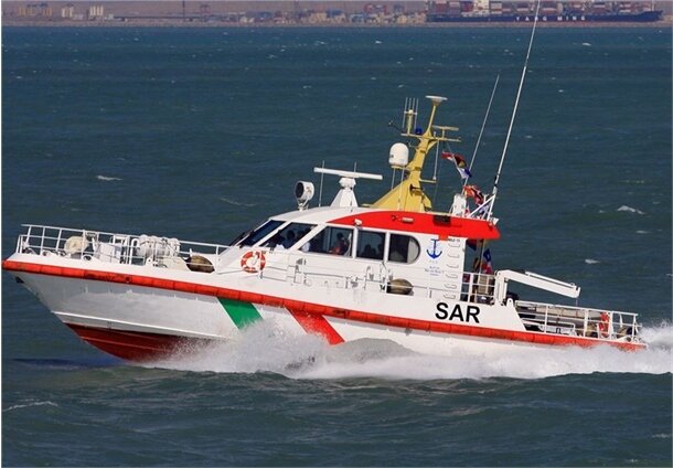 ۱۳ سرنشین قایق غیر مجاز در مسیر هرمز - قشم از غرق شدن نجات یافتند