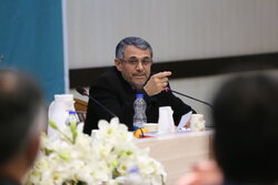 حقوق معلمان باید هم تراز هیئت علمی دانشگاه‌ها باشد
