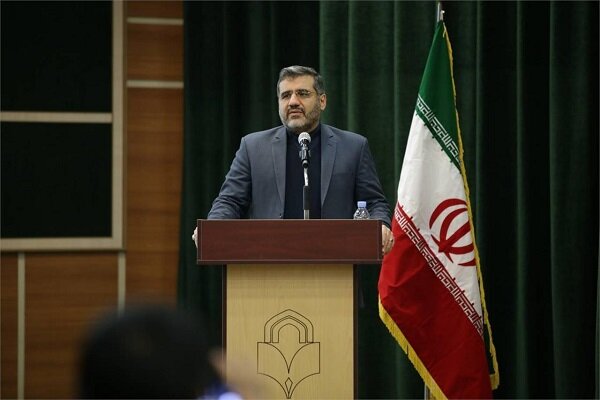 وزير الثقافة الإيراني يؤكد توفر الفرص لتعزيز التعاون مع روسيا 