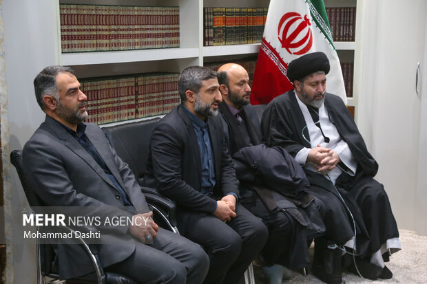 هیچ یک از پروژههای آموزشی در کشور تعطیل نشدهاند