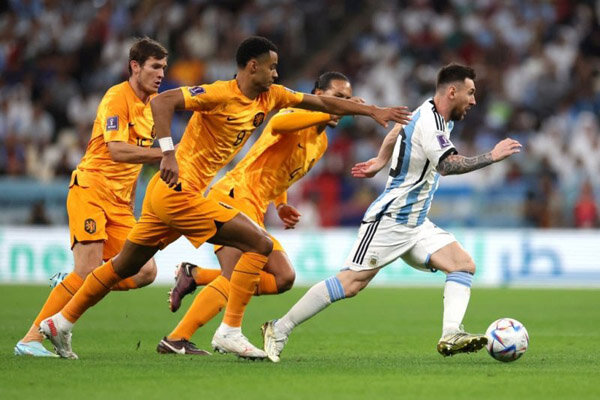 Messi, Hollanda-Arjantin maçının en iyi oyuncusu seçildi Messi, Hollanda-Arjantin maçının en iyi oyuncusu seçildi