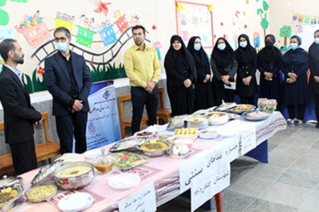۵۰ داوطلب سلامت با شبکه بهداشت و درمان کنگان همکاری می کنند ۵۰ داوطلب سلامت با شبکه بهداشت و درمان کنگان همکاری می کنند
