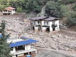 خانه به دوشی سیل زدگان چالوس/وعده های تابستانی در پاییز رنگ نگرفت