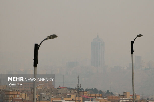 بستر خشک تالاب صالحیه منشأ آلودگی هوای دیشب تهران بود