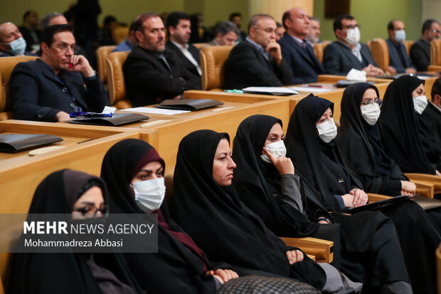 اولین همایش ملی ارتقای شفافیت، صبح امروز یکشنبه ۲۰ آذر ۱۴۰۱، با حضور سران سه قوه در سالن اجلاس سران تهران برگزار شد