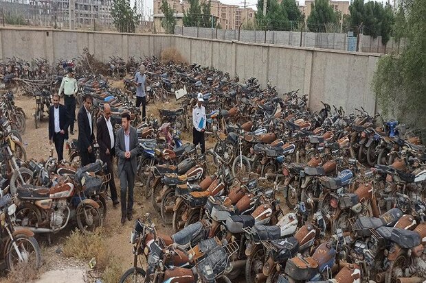 خودروها و موتورسیکلتهای توقیفی در بوشهر تعیین تکلیف شوند