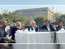 پاکستان میں مرکزی حکومت کے خلاف صوبائی حکومتوں کی پریس کانفرنس