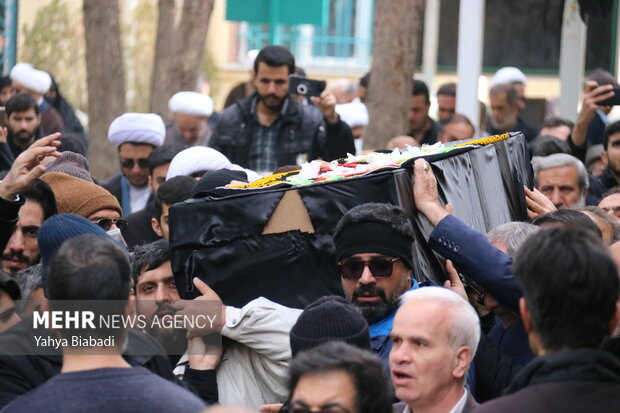 مراسم تشییع پیکر «آیت الله معصومی لاری» در کرمانشاه