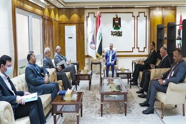 İran'ın Bağdat Büyükelçisi, Irak Planlama Bakanı ile görüştü
