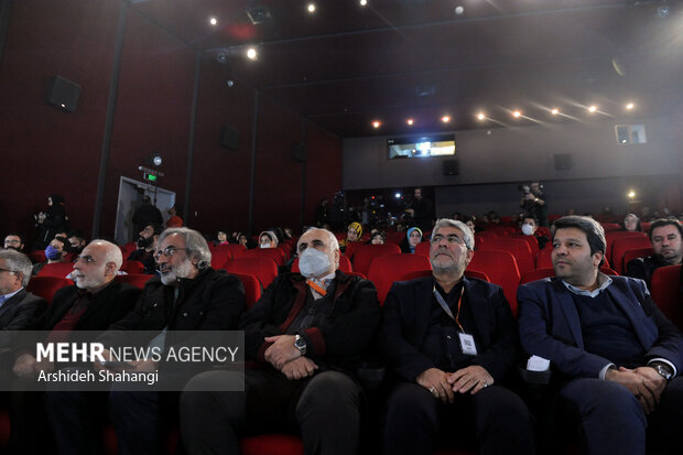 نکوداشت نادر طالب‌زاده در دومین روز از شانزدهمین جشنواره بین‌المللی فیلم مستند ایران «سینماحقیقت» شامگاه امشب در پردیس سینما گالری ملت برگزار شد