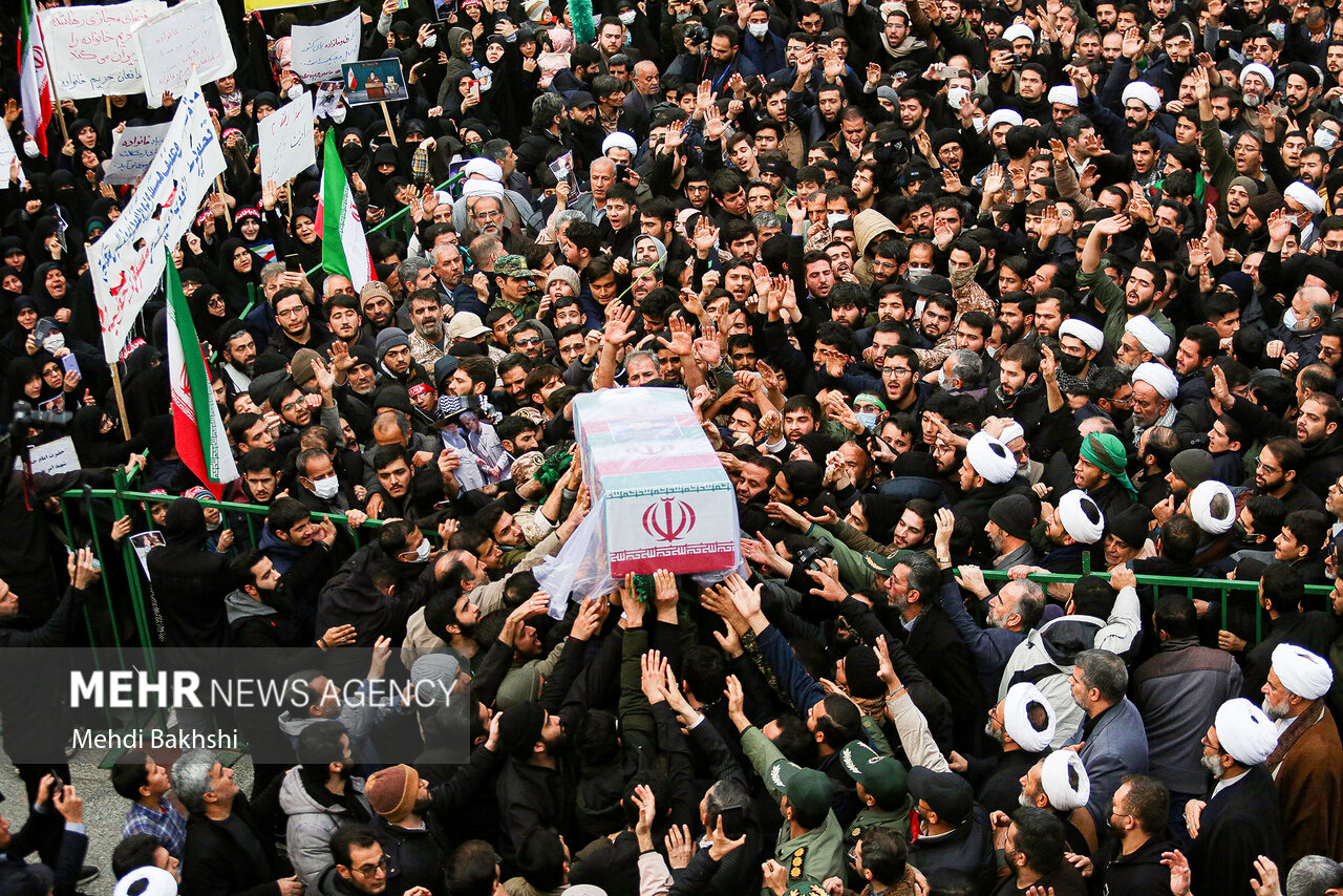 مردم قدرشناس و انقلابی قم شهید مدافع امنیت را بدرقه کردند