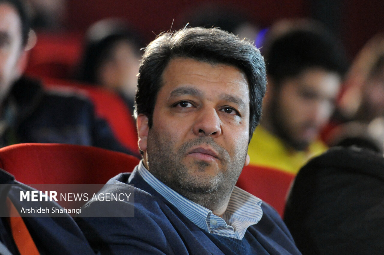 حضور  رئیس سازمان سینمایی در گلزار شهدا آبادان