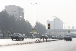 شاخص هوای اصفهان بر مدار زرد/ هوا در ۵ منطقه آلوده است