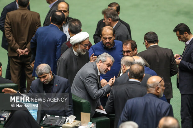 سید رضا فاطمی امین وزیر صمت در صحن علنی مجلس شورای اسلامی حضور دارد