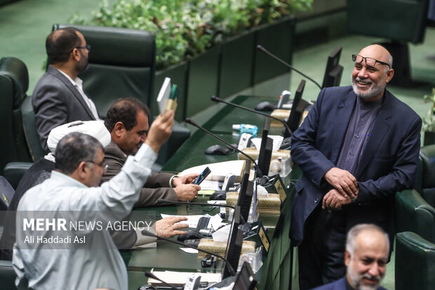 دولت مجاز به جذب ۲۵ هزار نیروی خدماتی برای مدارس دولتی شد دولت مجاز به جذب ۲۵ هزار نیروی خدماتی برای مدارس دولتی شد