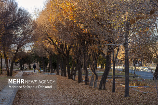 همدان به استقبال سرمای پاییزی رفت