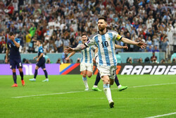 Araplar Messi için birbirine girdi